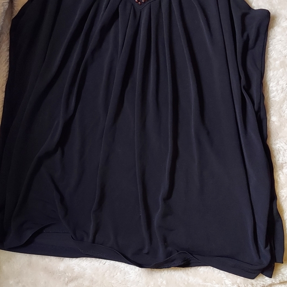 Top - Picture 2 of 4